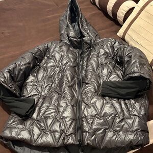 Quilted Hooded Jacket in Shiny Gray